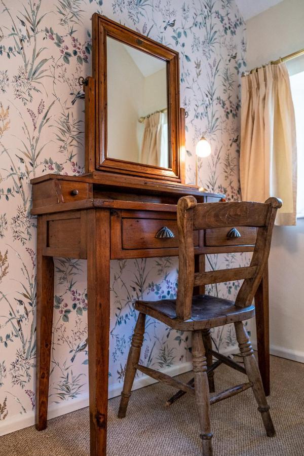 Ty Mawr Country & Restaurant * Carmarthen