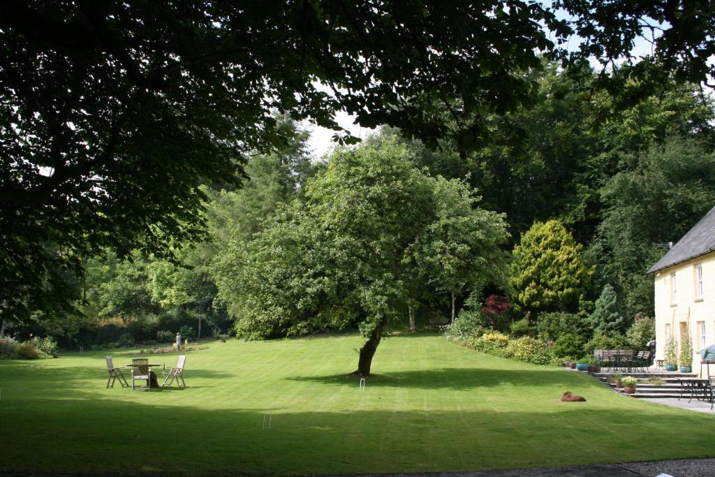Ty Mawr Country & Restaurant * Carmarthen
